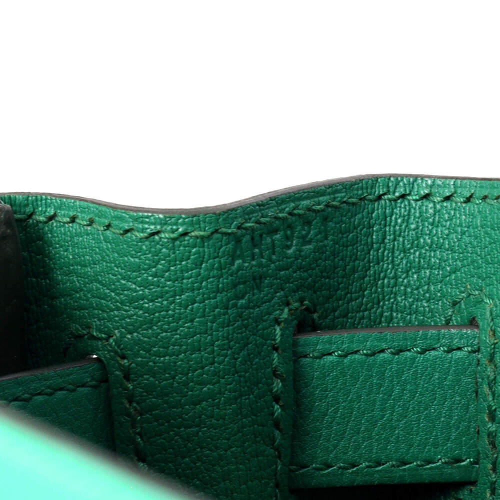 Hermes Kelly 28 Green Evercolor with Gold Hardware - Picture 7 of 7